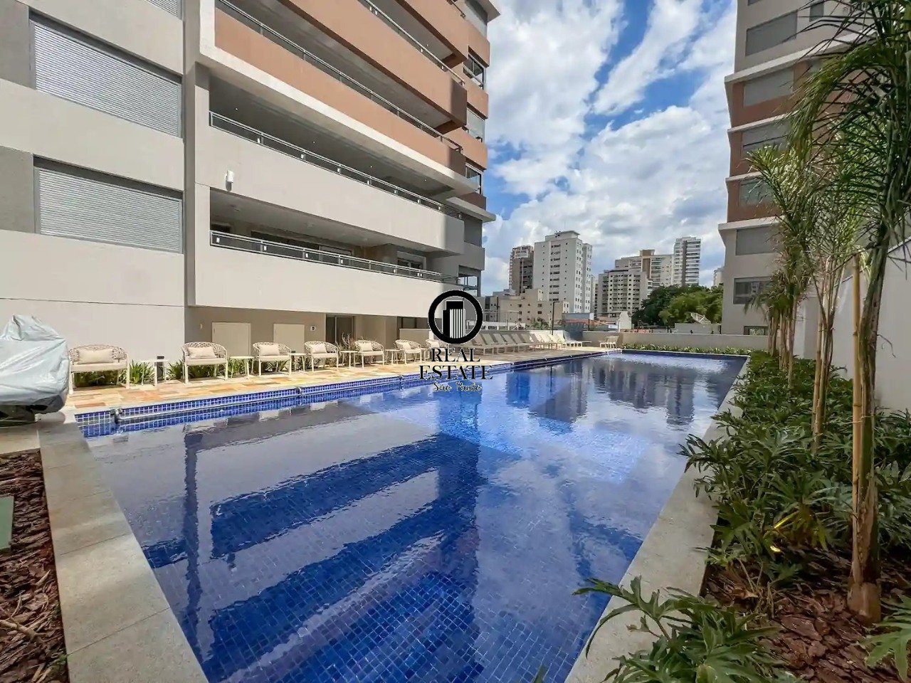 Imagem da propriedade RE46155 12